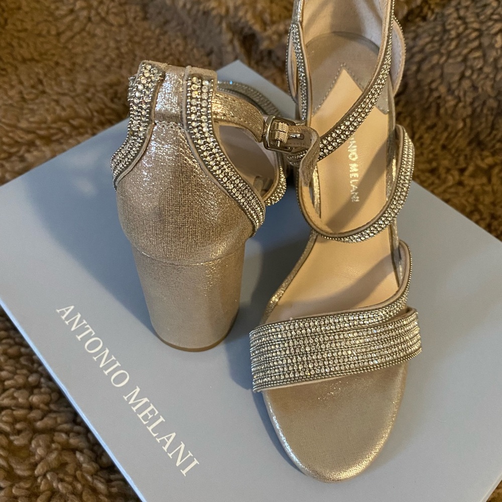 Antonio Melani heels size 6